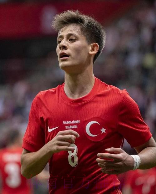 阿斯：居莱尔右脚踝轻微扭伤 预计可以出战利物浦